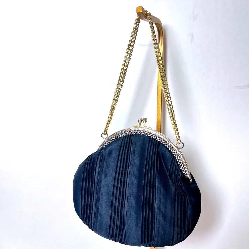 Vintage Black Pleated Satin Evening Clutch Handbag Chain Strap Kiss Lock Clasp‎